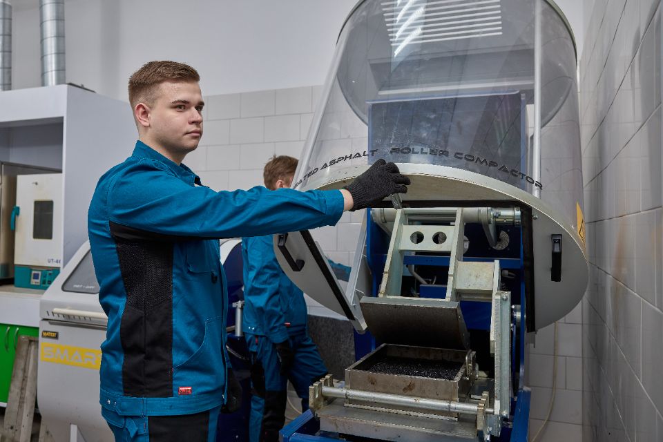 Изготовление образцов на испытания колеи асфальтобетона