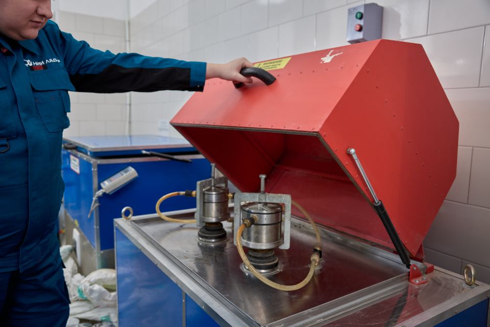 Истираемость асфальтобетона на установке УКМП-РДТ (по методу Пралля)