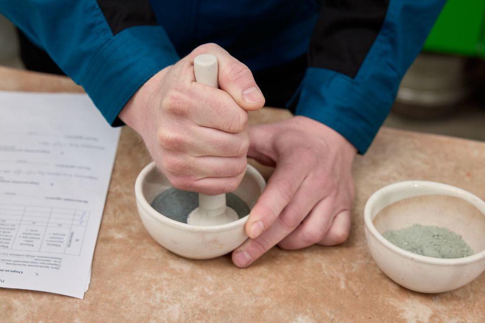 Истираемость щебня (истная плотность)